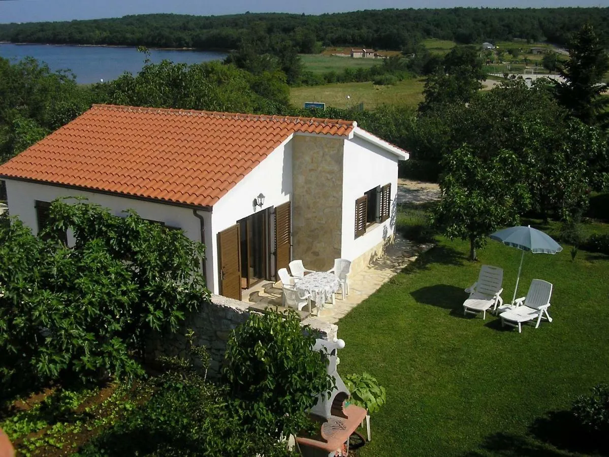 בית נופש פונטנה Bungalow Perla קרואטיה
